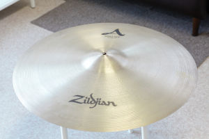 A ZILDJIAN SWEET RIDE 23C`