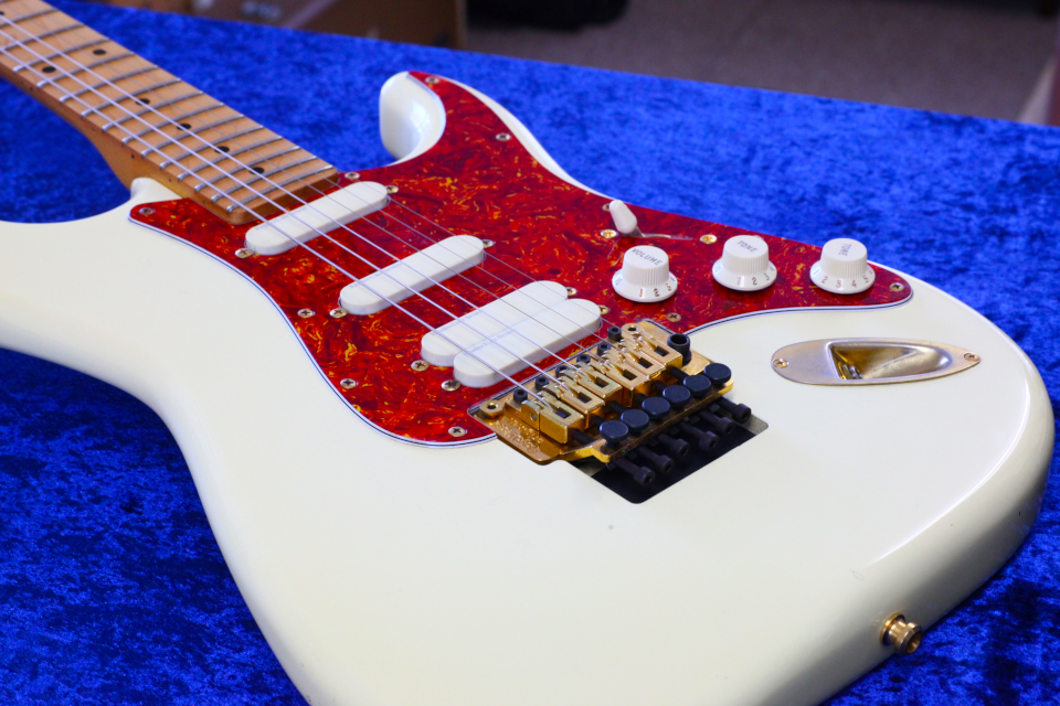 Fender Japan STR-LS