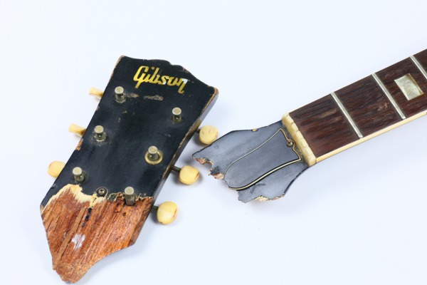 ヘッド折れのギター 査定チェック用写真