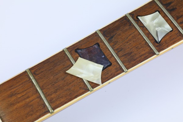 インレイが剥がれたネック 査定チェック用写真