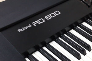 Roland RD-600 1999年製の写真