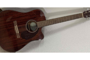 Fender CD-140SCE̎ʐ^
