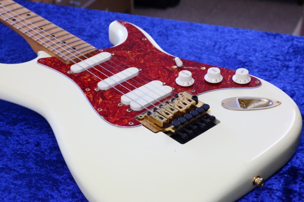 Fender Japan STR-LS̔