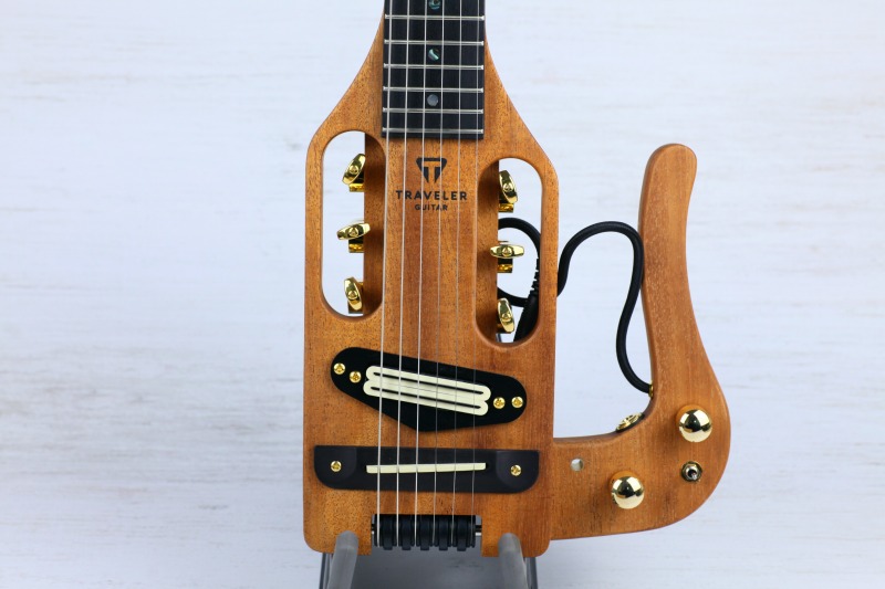 TRAVELER GUITAR Deluxe Mahogany 