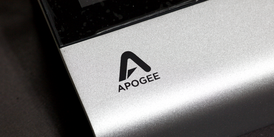 APOGEEiA|W[j