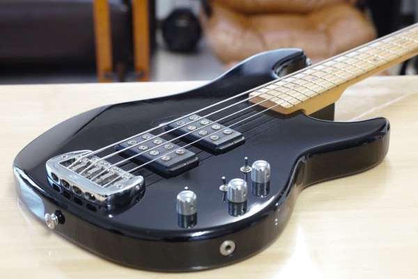 G&L L-2000 { GLx[X 