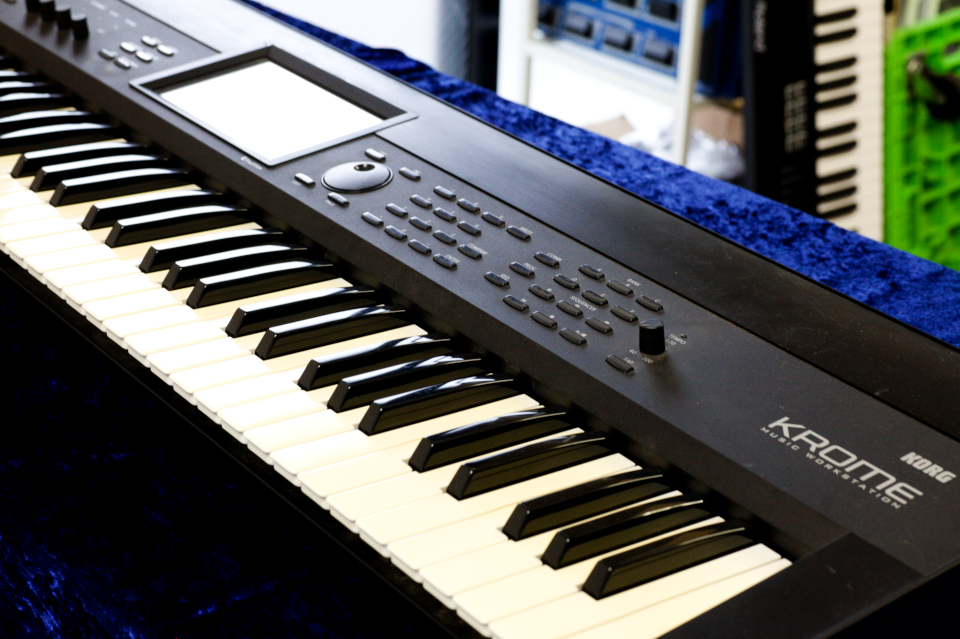 KORG KROME VZTCU[