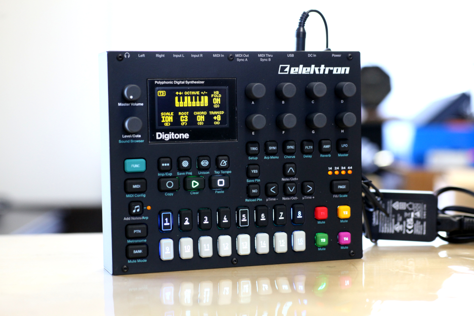 ELEKTRON(GNg)̃VZTCU[