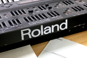 Roland([h)VZTCU[̃y[W