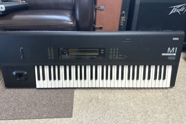 KORG M1 