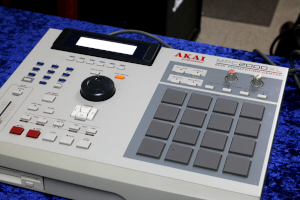 AKAI(AJC)VZTCU[̃y[W