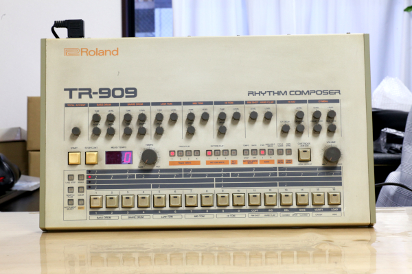 Roland TR-909