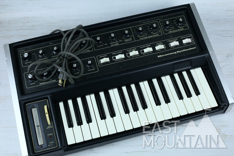 MicroMoog Model 2090 �������
